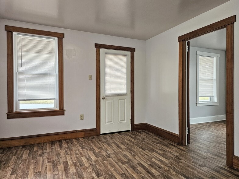 Building Photo - 32 N Farmersville Rd