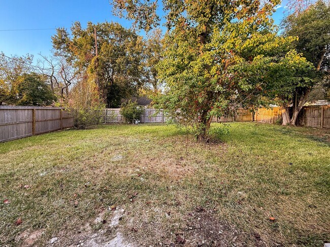 Building Photo - 4235 Dacca Dr