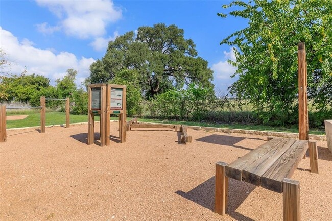 Building Photo - 712 Enchantment Trl