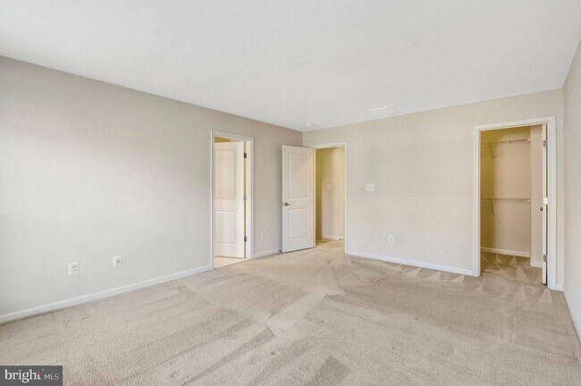 Building Photo - 8932 Dahlgren Ridge Rd