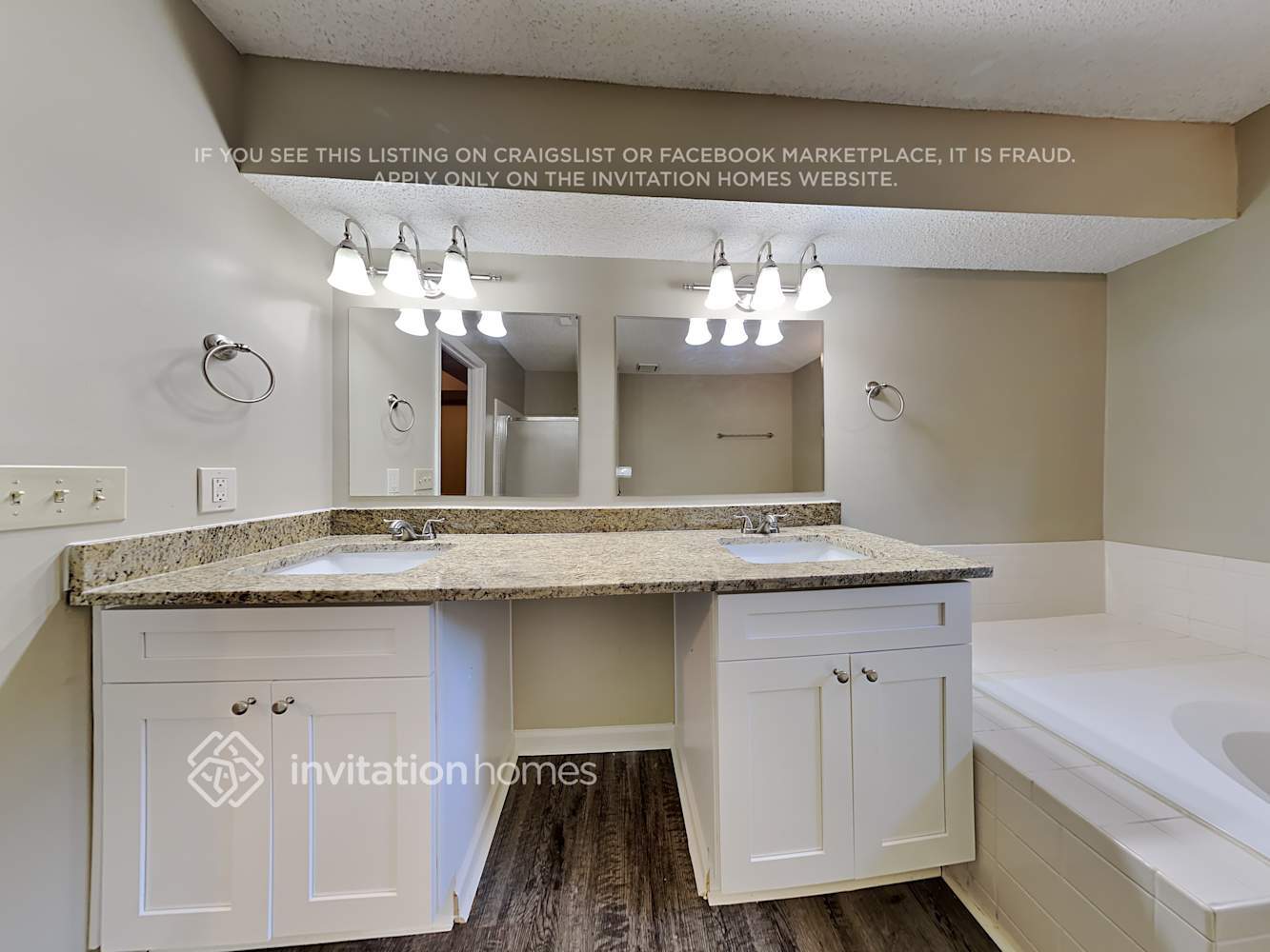 Building Photo - 1371 Willowbrook Dr SW