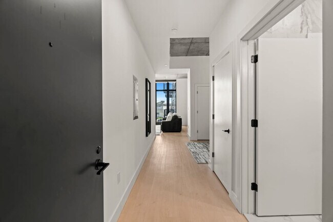 Building Photo - 1222 N 2nd St