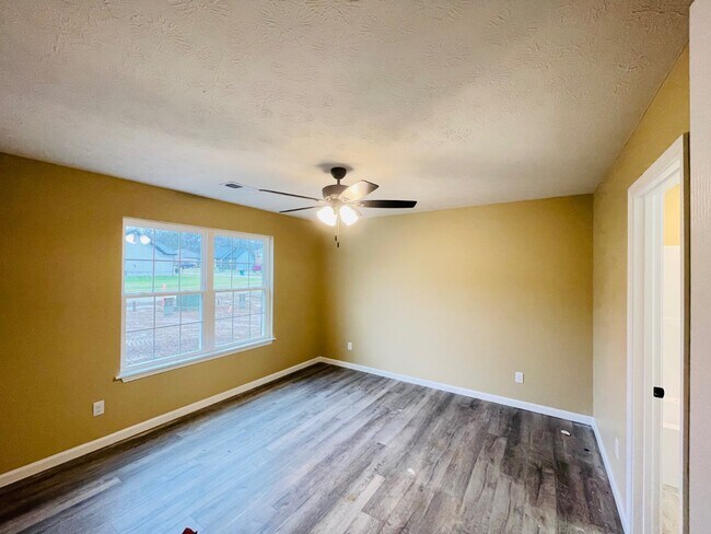 Building Photo - 106 Diane Ct