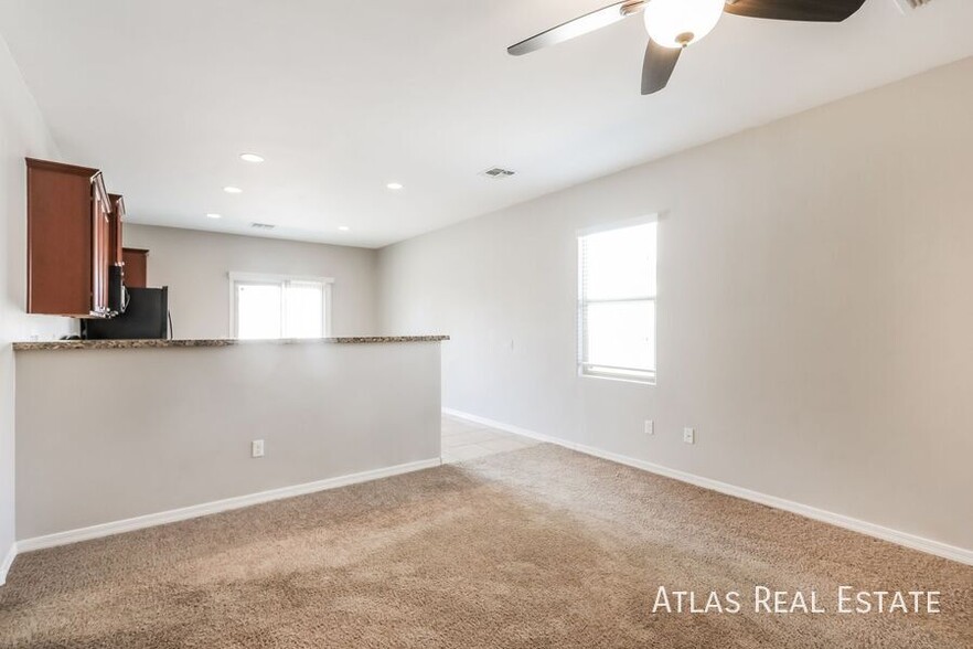 Building Photo - 11388 W Caliche Dr