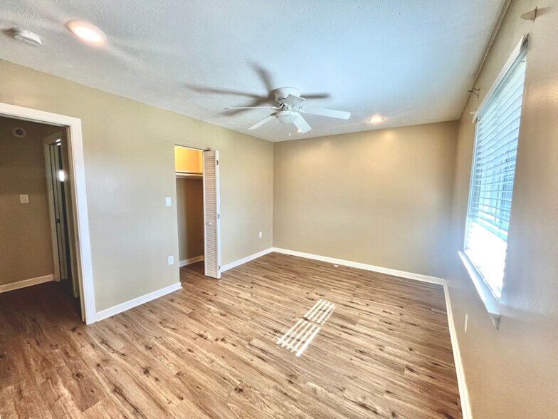 Building Photo - 3117 Debra Blvd