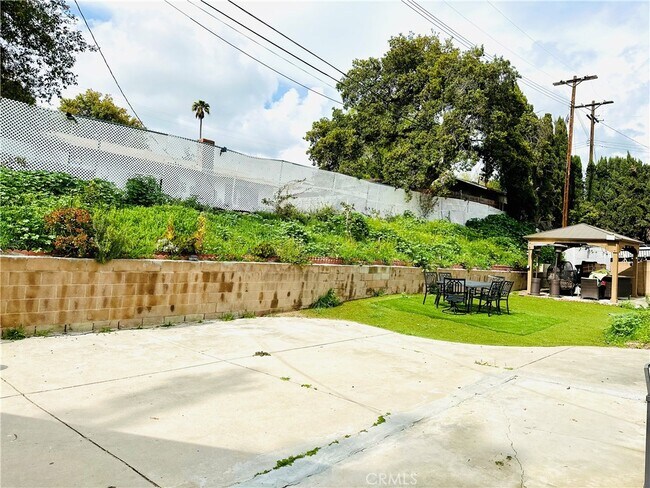 Building Photo - 11598 Cranston Ave