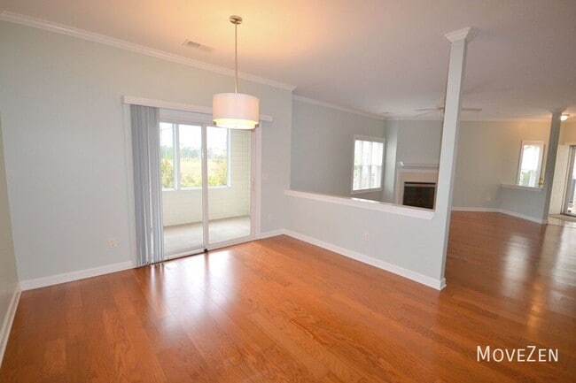 Building Photo - 210 Fullford Ln