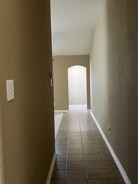 Building Photo - 3504 Northpointe Drive