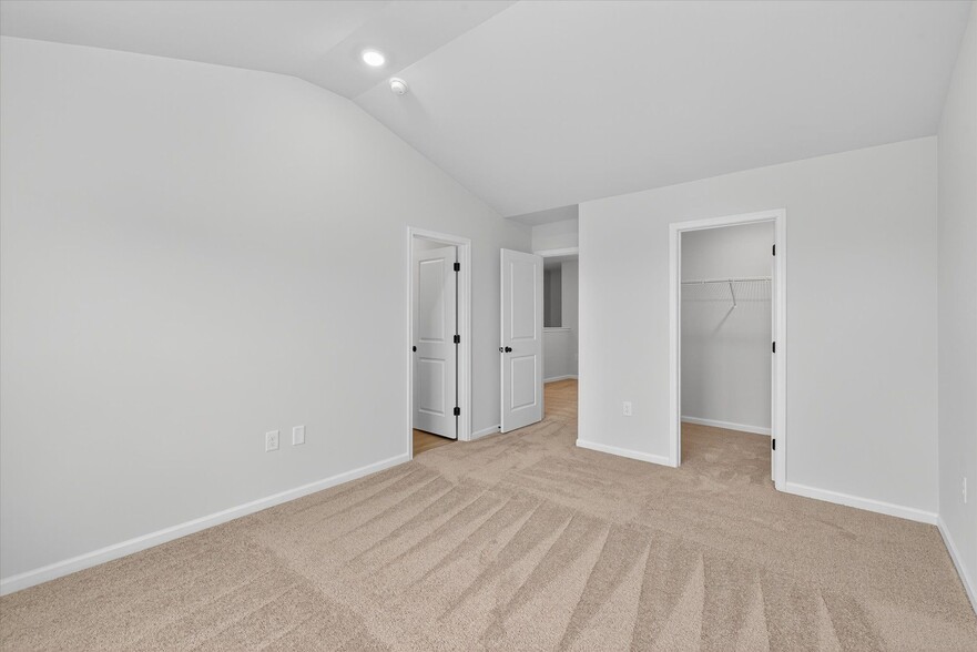 Building Photo - 1986 W Davidson Ave