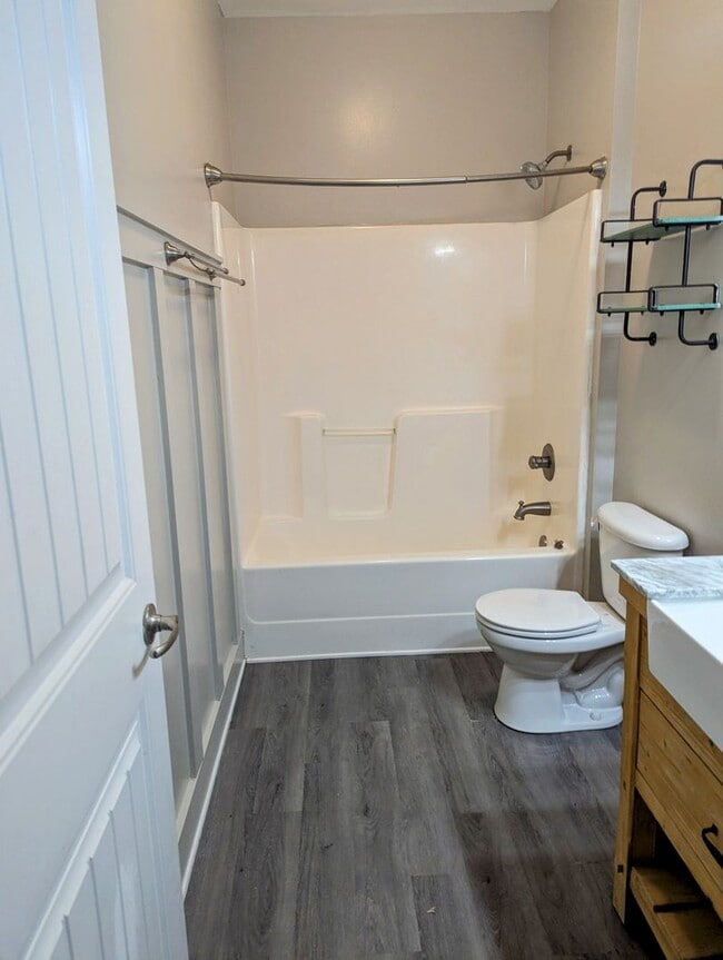 Building Photo - 3bedroom 2 bath home on the northside of t...