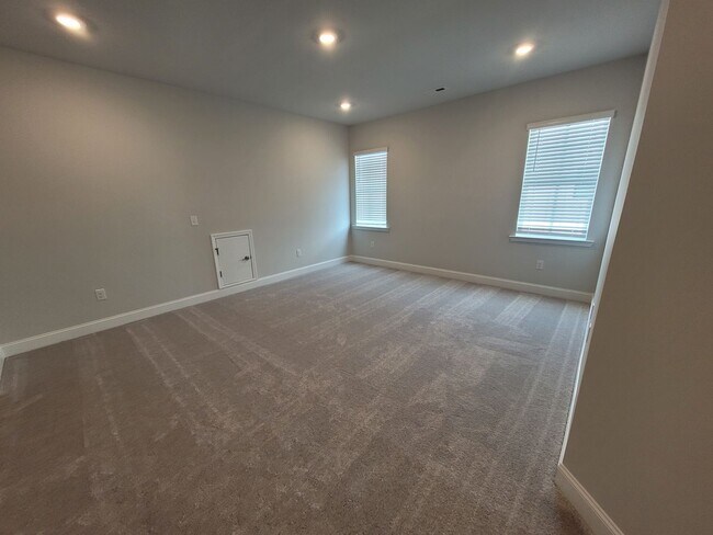 Building Photo - OPEN HOUSE THIS SUNDAY  Madison City - Cli...