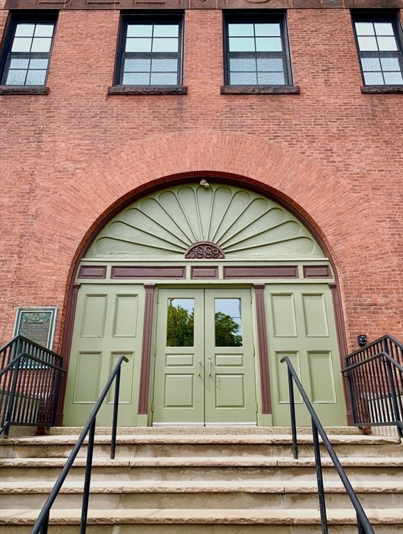 Building Photo - 72 Ashland St