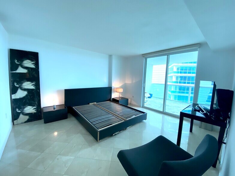 Building Photo - 2101 BRICKELL Ave