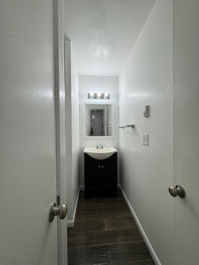 Building Photo - 1111 N L St