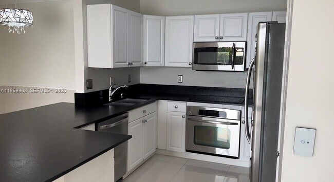 Building Photo - 4702 SW 160th Ave