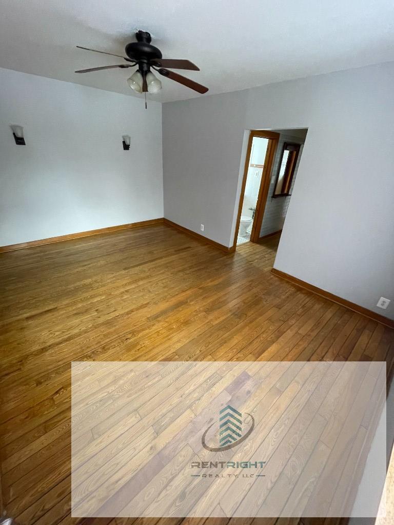 Building Photo - 5039 N Springfield Ave