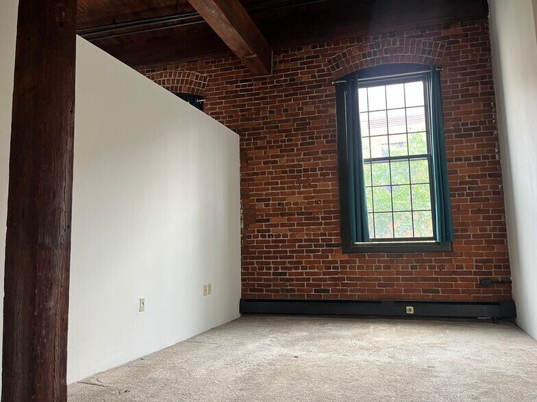 Building Photo - 84 Union Pl