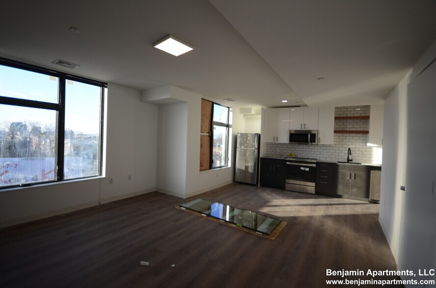Building Photo - 89 Brighton Ave