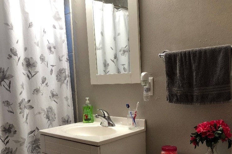 Bath Vanity - 2119 E Bradford Ave