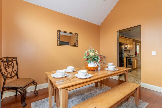 Building Photo - 4235 King Arthur Pl