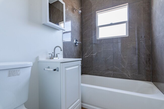 Interior Photo - Kenmore III