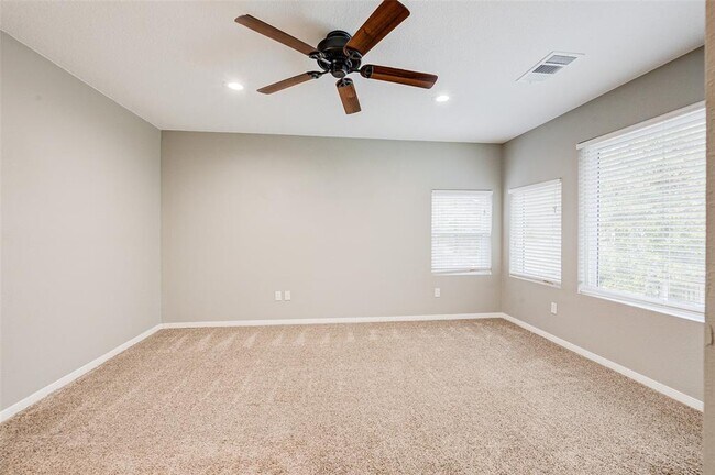 Building Photo - 18 Candle Pine Pl