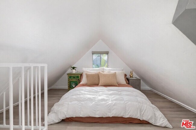 Building Photo - 2427 N Gower St