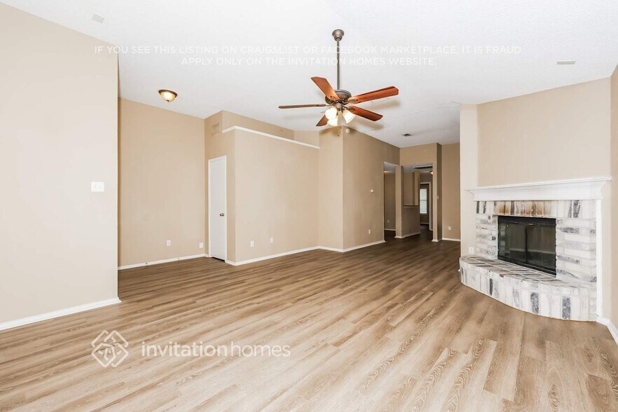 Building Photo - 5813 Northfield Dr