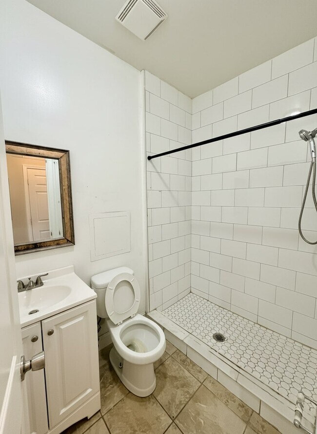 Building Photo - 2014 N 18th St