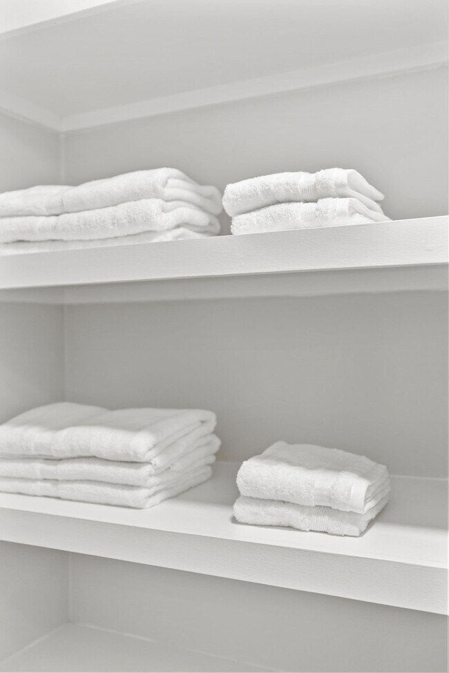 Building Photo - 412 Waco Ave