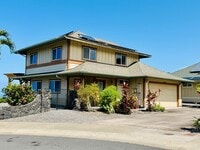 Building Photo - 4 bedroom, 2.5 bath with sweeping coastline views!