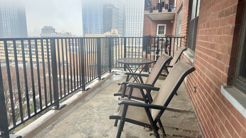 Building Photo - 225 Saint Pauls Ave