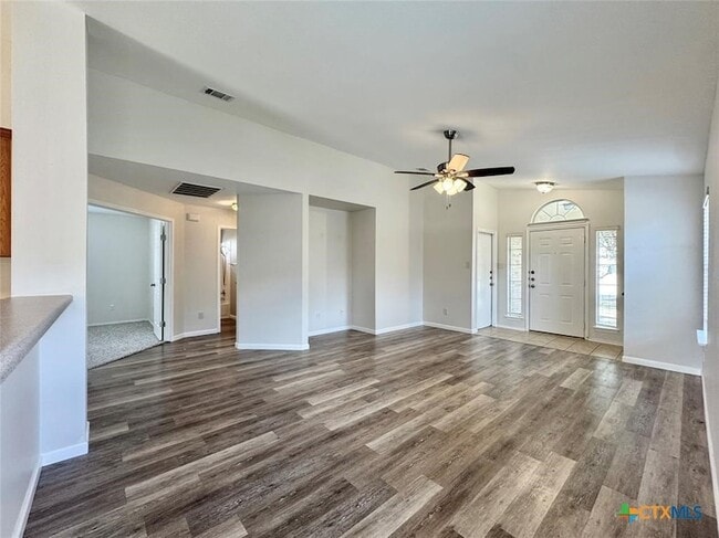 Building Photo - 916 Gentry Dr