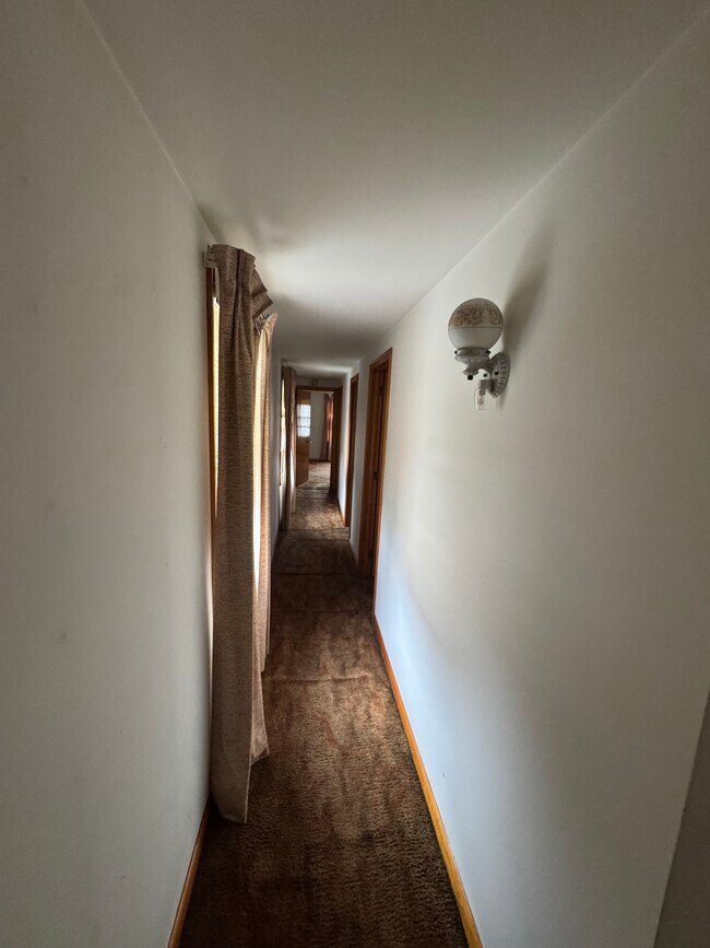 Building Photo - 257 Main St