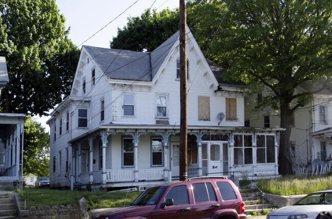 Building Photo - 179-181 Irving Ave