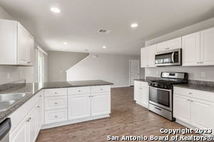 Building Photo - 10538 Legacy Cv