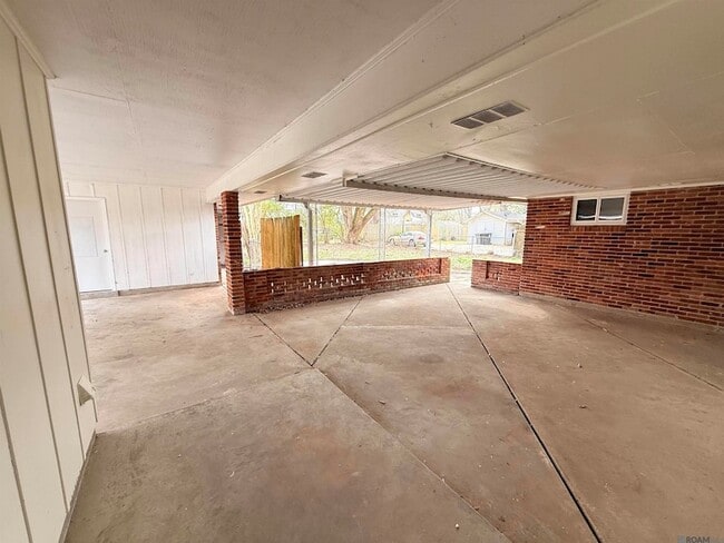 Building Photo - 12360 Warwick Ave