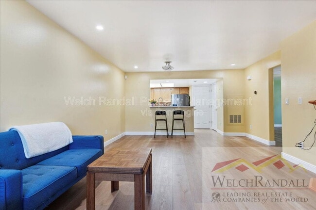 Building Photo - 3831 S River Run Wy