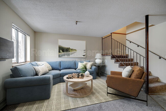 Building Photo - 434 1st Ave NE