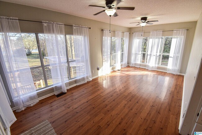 Building Photo - 13593 Riverbend Rd