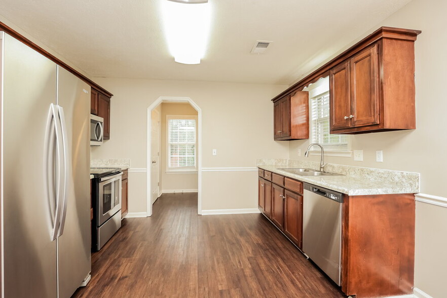Building Photo - 410 Williamsport Dr