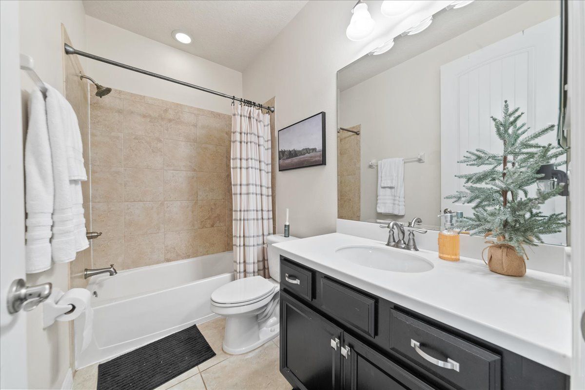 Building Photo - 4938 Sprint Cir