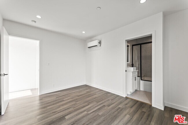 Building Photo - 1254 9th St