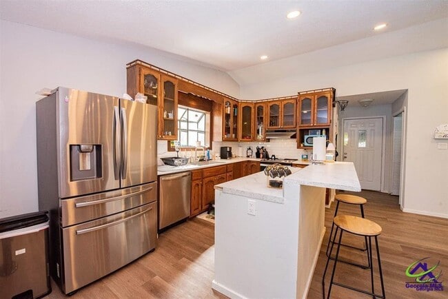 Building Photo - 205 Lake Placid Dr