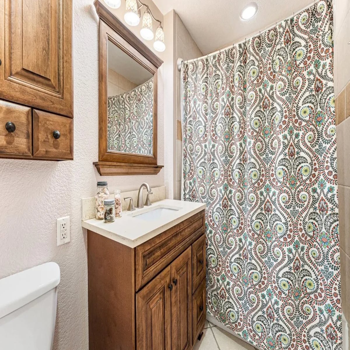 Building Photo - 800 E 18th Ave