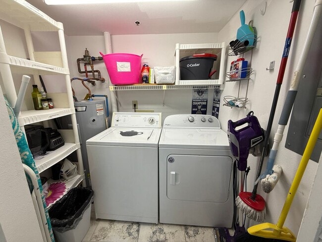 Building Photo - Pensacola Beach - Tristian Towers - 2 bedroom, 2 bathroom - Community Pool & Water views