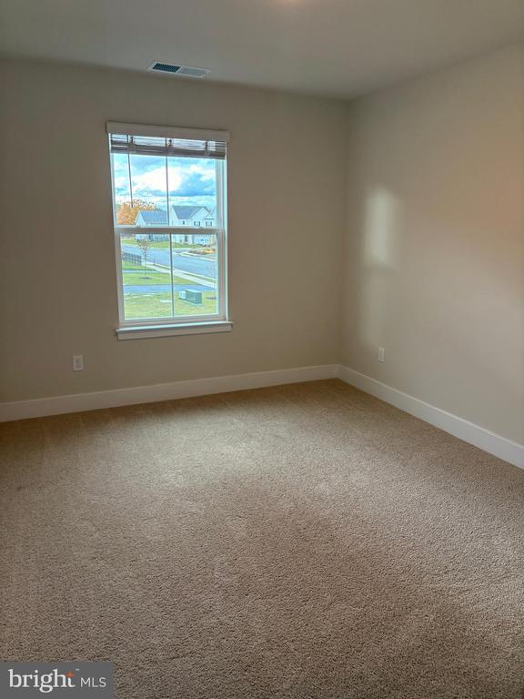 Building Photo - 232 Munsee Cir