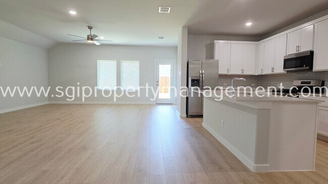 Building Photo - 3604 High Valley Dr