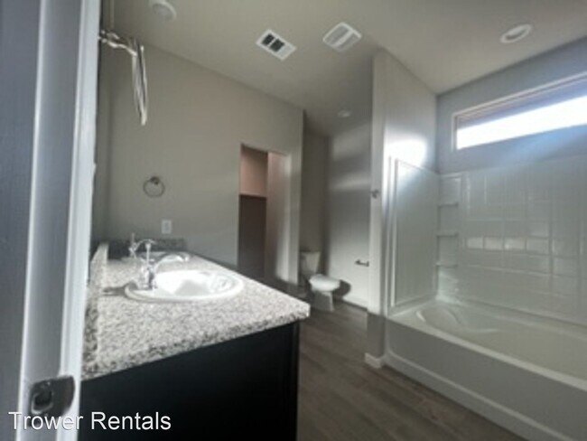 Building Photo - 3 br, 2 bath House - 1902 Twin Falls Dr