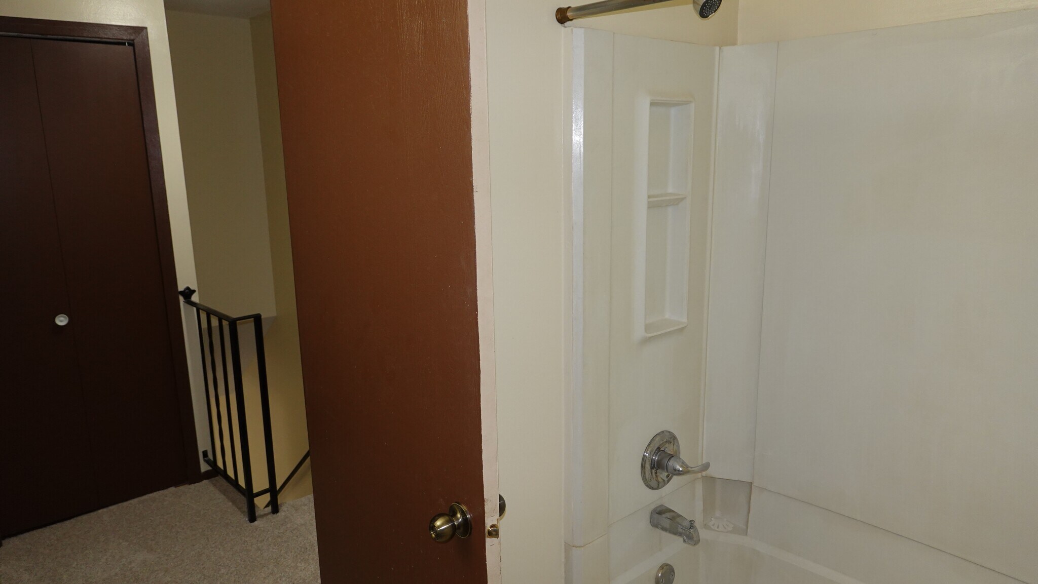 Master Bathroom - 1610 Helena Rd N